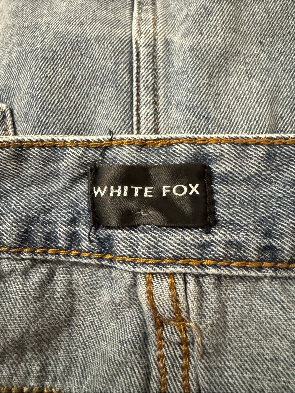 White Fox Light Wash Denim Mini Skirt 5 Pocket Zip Fly Size Large
